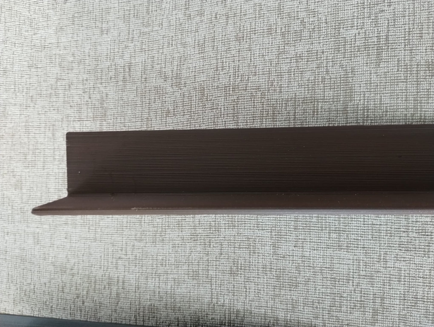 Esquinero Decorativo para exterior Walnut